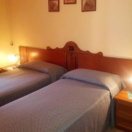 Il Malandrone Отель Розиньяно-Мариттимо