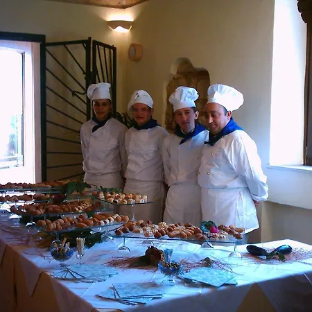 Отель Il Malandrone Розиньяно-Мариттимо