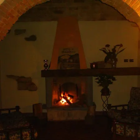 Отель Il Malandrone Розиньяно-Мариттимо